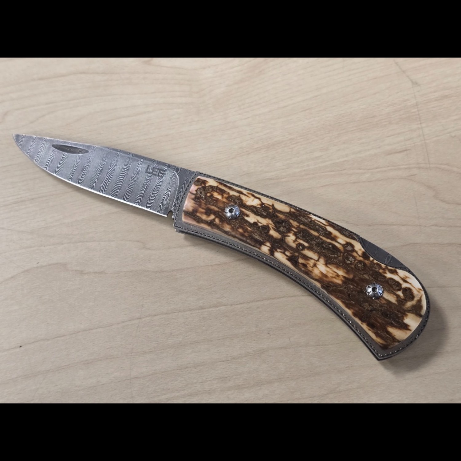 Bladebinge - Tommy Lee Lock Back Knife, Mammoth Bark, Damascus